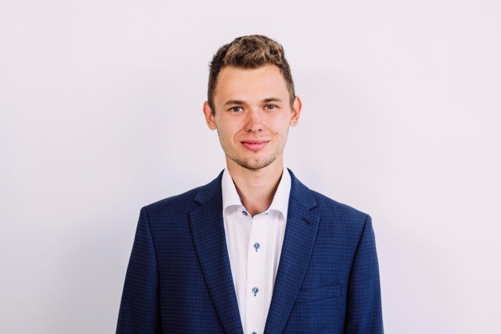 Rasmus Aringo onHover